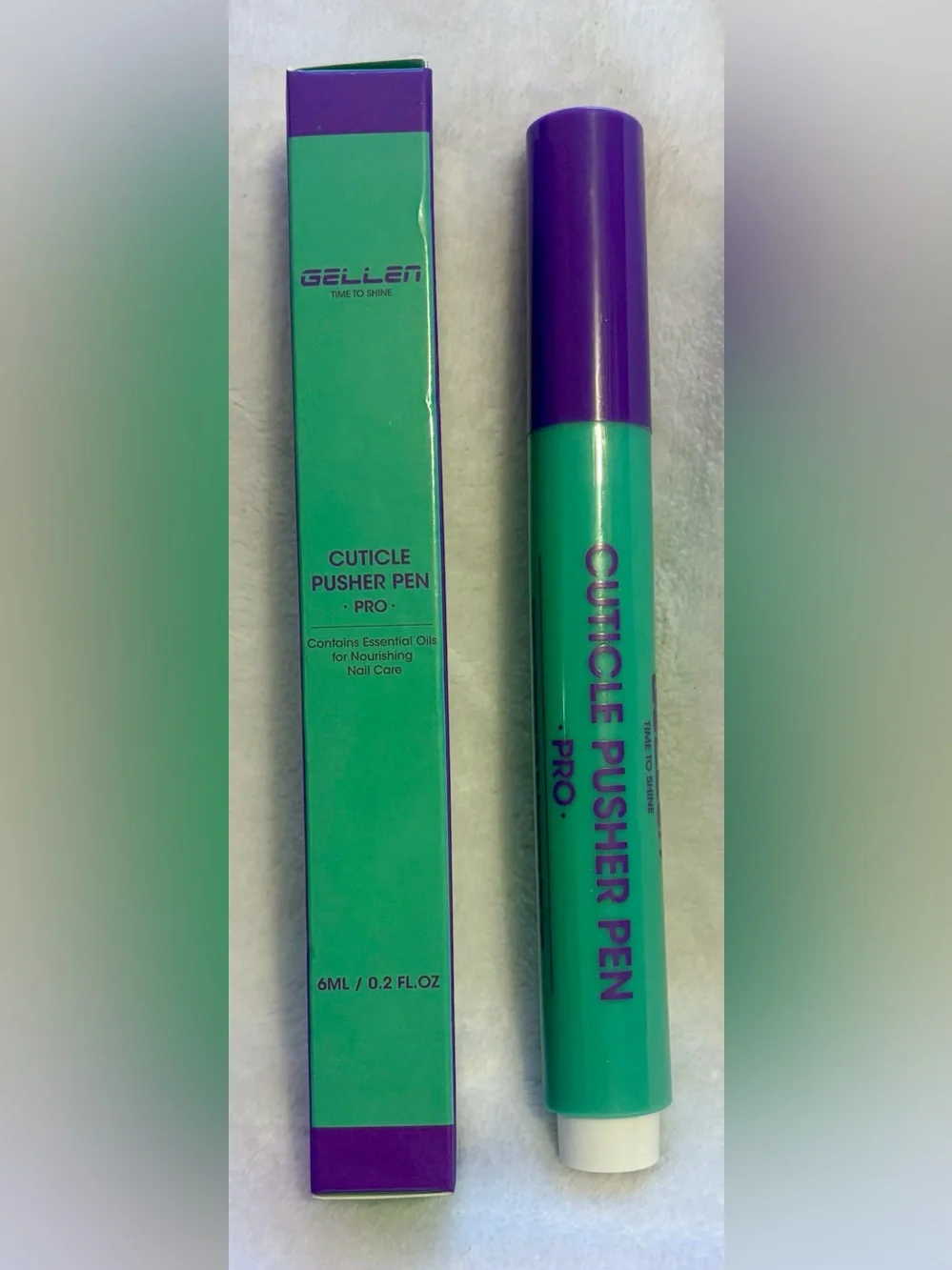 Elle Cuticle Pusher Pen - Green with Purple Accents